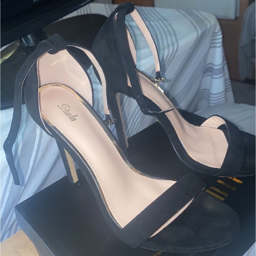 Black 3-4 inch heels
